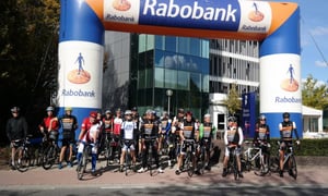 Ruim 50 deelnemers springen op de racefiets tijdens succesvolle Vuelta a Betuwe